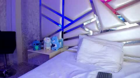 MIA 3 online show from November 2025 04:25:01 AM