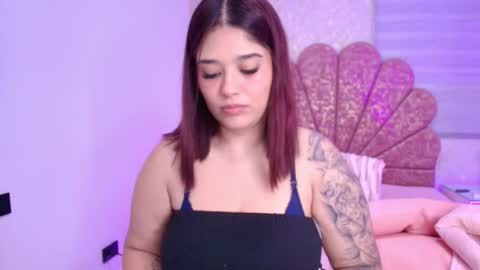 Mia  online show from November 2025 11:54:01 AM