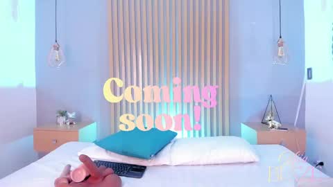 Mia online show from March 2026 11:32:01 AM