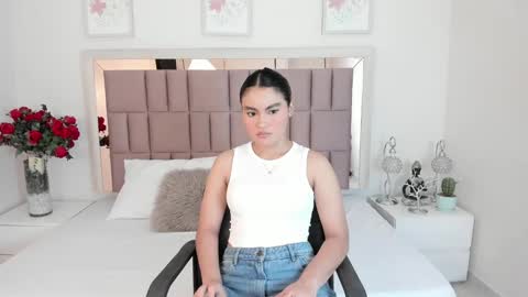 Mia  online show from March 2025 11:28:01 AM