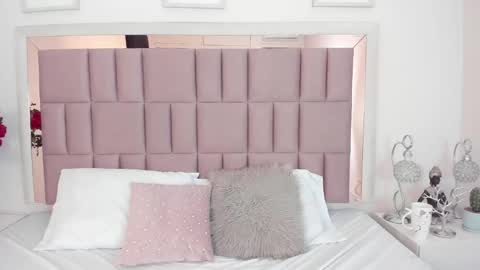 Mia  online show from March 2025 10:31:02 PM