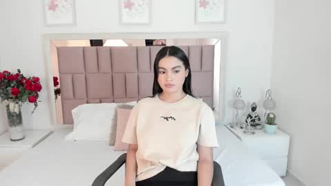 Mia  online show from March 2025 11:14:02 AM