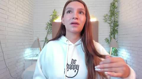 Miia 3 online show from February 2025 11:50:01 AM