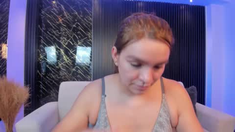 Miia 3 online show from February 2025 06:26:01 PM