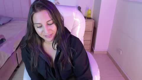 M I I A     online show from May 2026 07:59:02 PM