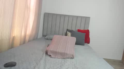 Mia Weed online show from April 2026 04:13:02 PM