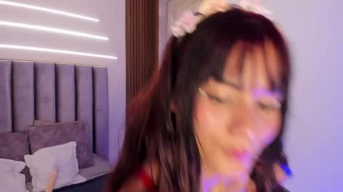 Mia  online show from April 2026 06:36:02 PM