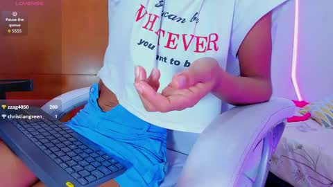 mia sofia online show from September 2025 07:25:02 PM