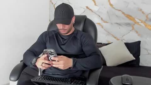 Daniel online show from September 2025 01:00:02 PM