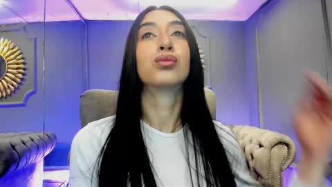 Snapshot of miilu__1 chatting on January 2025 03:20:01 AM miilu online show from January 2025 03:20:01 AM