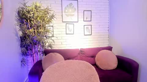 Snapshot of miilu__1 chatting on February 2025 06:58:02 AM miilu online show from February 2025 06:58:02 AM