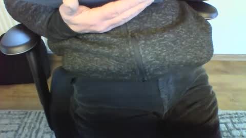 mik online show from February 2025 02:59:01 PM