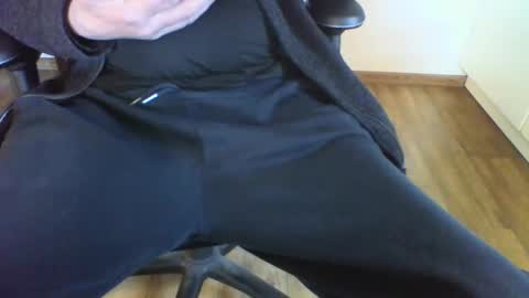 mik online show from February 2025 01:08:02 PM