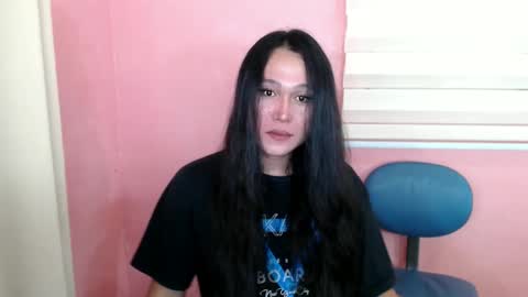 Snapshot of mika_oka chatting on February 2025 02:13:02 PM Hi im Avah online show from February 2025 02:13:02 PM