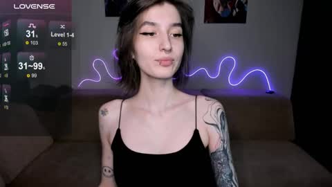 Snapshot of mika_reid chatting on May 2026 12:42:01 PM Mika online show from May 2026 12:42:01 PM