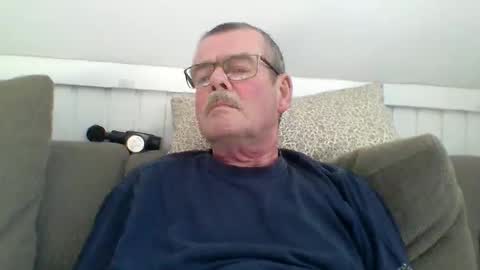 Snapshot of mikael42 chatting on April 2026 02:07:01 PM mikael42 online show from April 2026 02:07:01 PM