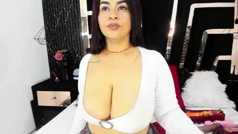 Snapshot of mikaela_lust chatting on February 2025 08:34:02 PM Mikaela Lust online show from February 2025 08:34:02 PM