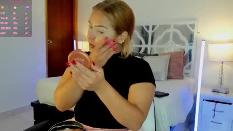 Mikaela blondie bigass online show from December 2025 10:55:01 AM