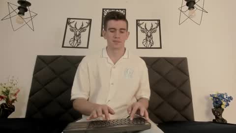 mikael online show from February 2025 05:23:01 AM