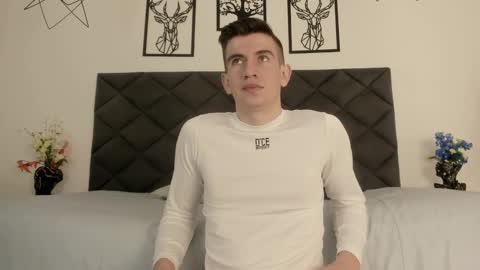 mikael online show from February 2025 04:54:01 AM