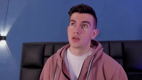 mikael online show from September 2025 04:14:02 AM