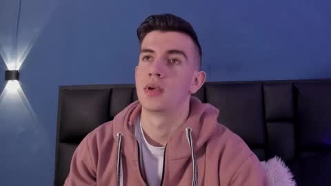 mikael online show from October 2025 03:56:01 AM