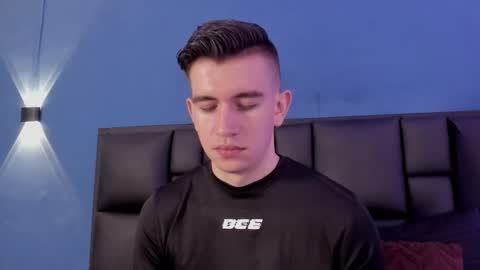 mikael online show from October 2025 04:22:01 AM