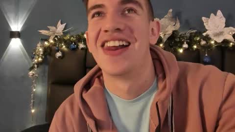 mikael online show from December 2025 04:07:02 AM