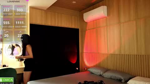 Miko now i live in Vietnam online show from October 2025 03:40:01 PM