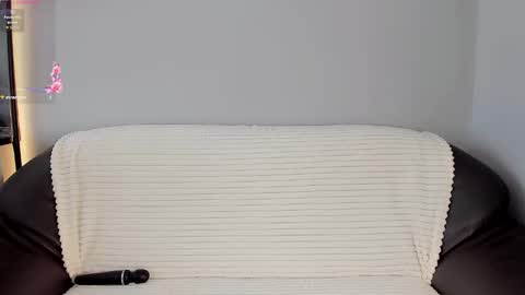 mikasssu online show from October 2025 10:56:02 AM