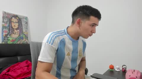 mike3xxx online show from December 2025 11:31:02 PM