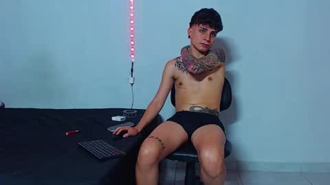 Mike IMDEPENDIENT MODEL online show from October 2025 03:27:01 AM