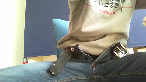 Snapshot of mike85bg chatting on February 2025 09:25:02 AM mike85bg online show from February 2025 09:25:02 AM