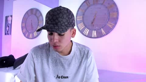 Mike 0233 online show from December 2024 04:24:01 AM