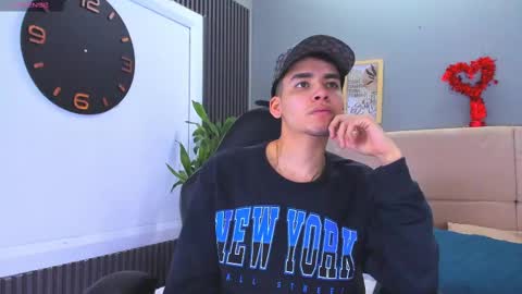 Mike 0233 online show from February 2025 04:44:01 AM