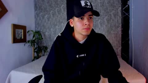 Mike 0233 online show from September 2025 04:12:02 AM