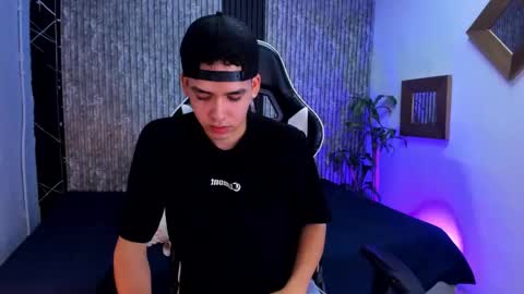 Mike 0233 online show from September 2025 05:20:02 AM