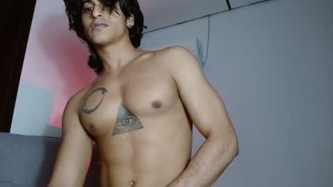 mike_d1030 online show from December 2024 10:41:01 AM