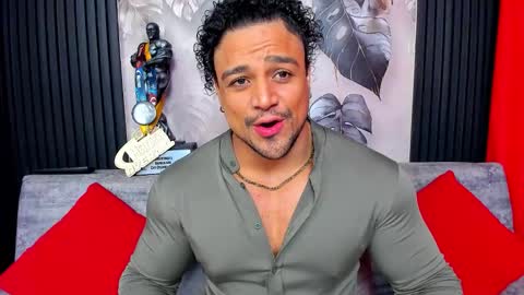   online show from December 2025 03:44:02 AM