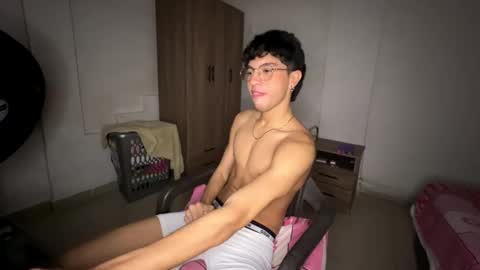 Mike Pineapple online show from October 2025 03:28:02 AM