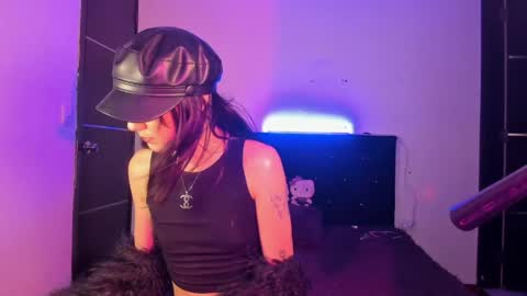 Snapshot of mikee_g chatting on April 2026 10:23:02 PM ZARA BLARE online show from April 2026 10:23:02 PM
