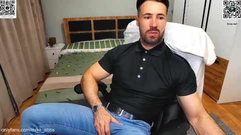 Mike    online show from February 2026 10:06:02 PM