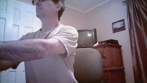 Snapshot of mikewulds chatting on May 2026 02:31:01 AM Mike online show from May 2026 02:31:01 AM