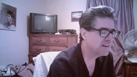 Snapshot of mikewulds chatting on May 2026 02:07:01 AM Mike online show from May 2026 02:07:01 AM