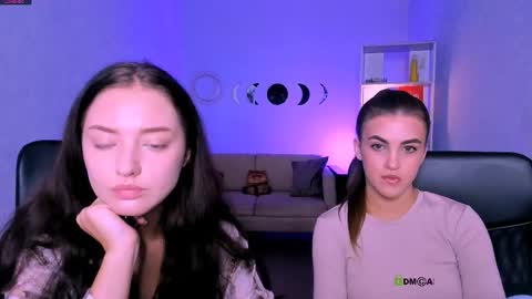 Miki online show from November 2025 01:32:02 PM