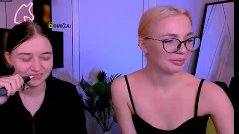 miki_ti online show from October 2025 09:35:02 AM