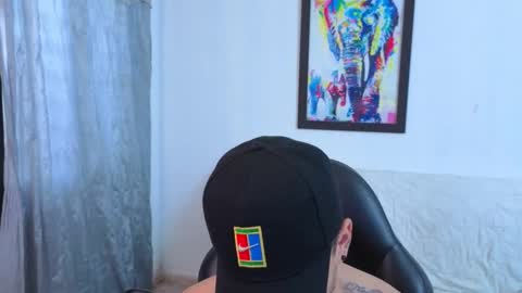 MIKKE online show from November 2025 01:33:02 PM