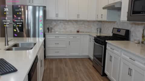 Mikaylah online show from December 2024 04:17:01 PM