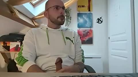 Snapshot of mikmik91 chatting on January 2025 03:26:02 PM mikmik91 online show from January 2025 03:26:02 PM