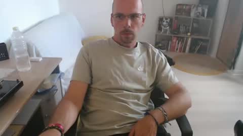 Snapshot of mikmik91 chatting on September 2025 01:54:01 PM mikmik91 online show from September 2025 01:54:01 PM